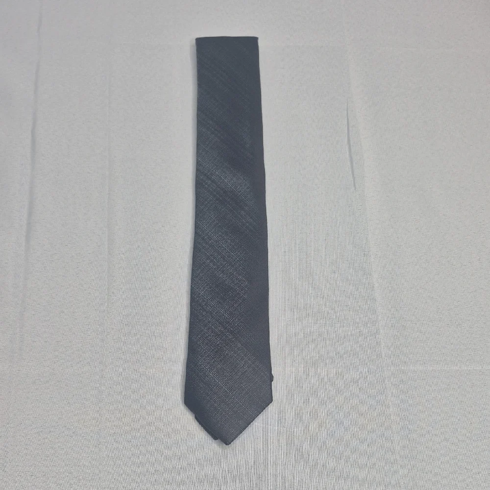 Handcrafted Luxury Fashion Necktie Necklace 📿 (BLACK/WHITE AFFAIR)